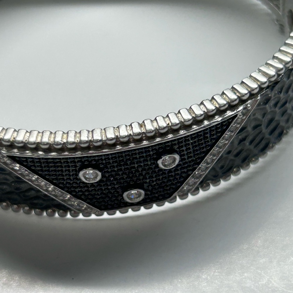 Freida Rothman Elegant Silver and Textured Bracelet bangle brand new authentic - Picture 2 of 8